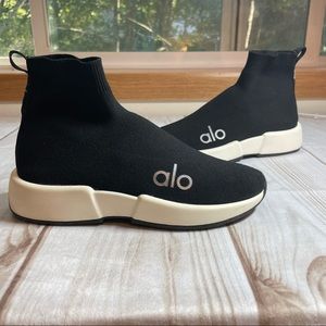 ALO YOGA Women's VELOCITY Black PULL-ON Stretchy Knit SNEAKERS Comfort Shoes 7
